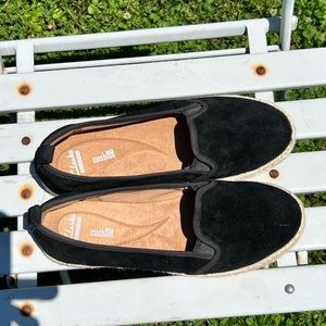 Used woman’s sz 9 Clark’s loafers.